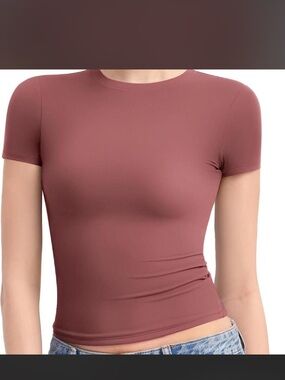PUMIEY- Women's Crew Neck Short Sleeve
Tops Double Lined- Size: S